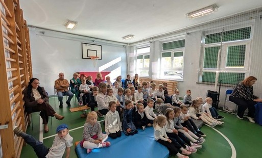 Zdjęcie do Apel z okazji Dnia Edukacji Narodowej.